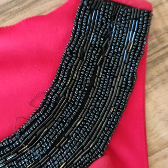 Beautiful beaded neck dress WITH POCKETS - Picture 4 of 6